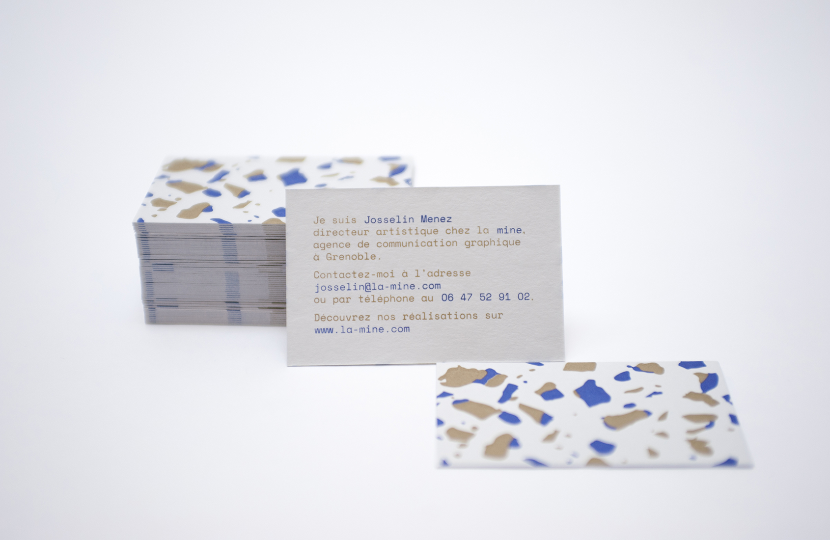 Cartes de visites letterpress, impression deux couleurs, réalisées pour l'agence de communication grenobloise La Mine